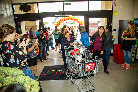 Grocery Outlet Placentia 190530-0155