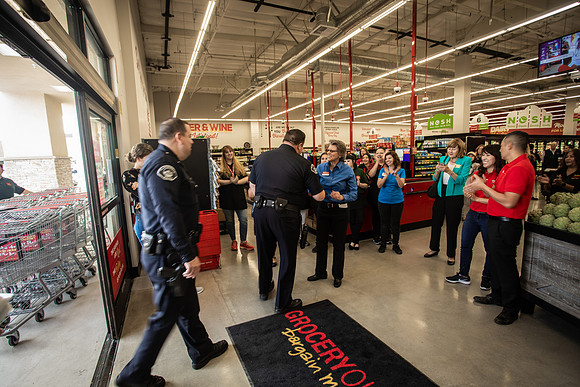 Grocery Outlet Placentia 190530-0167