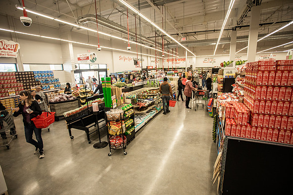 Grocery Outlet Placentia 190530-0193