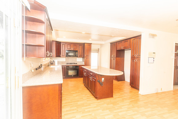 521 W Memory Lane-0025L