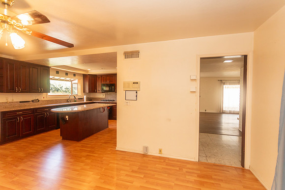 521 W Memory Lane-0027L