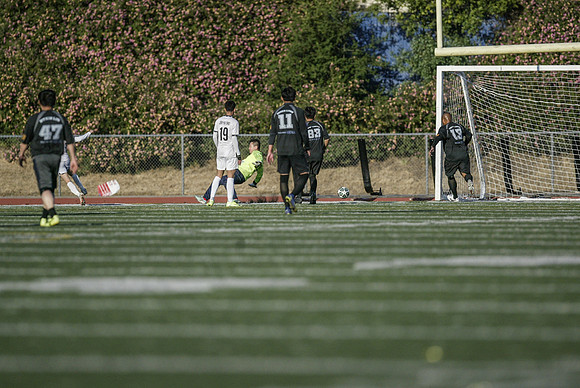 NS-Soccer25-0426L