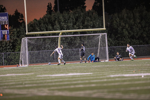 NS-Soccer25-1438L