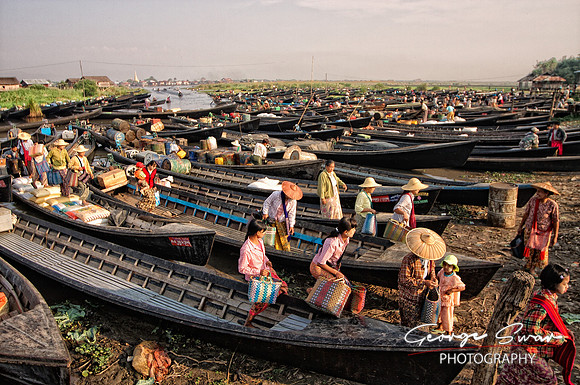 Nan Pan Floating market - Inn Lay