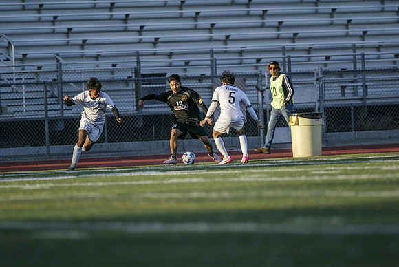 NS-Soccer25-0874L