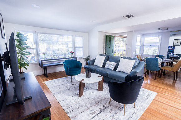 616 W. Victoria Ave-0020C