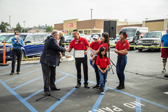 Grocery Outlet Placentia 190530-0128