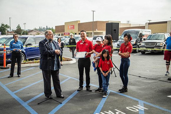 Grocery Outlet Placentia 190530-0127