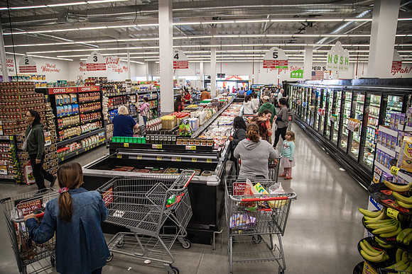 Grocery Outlet Placentia 190530-0219