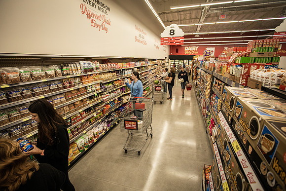 Grocery Outlet Placentia 190530-0188
