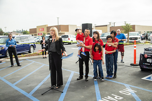 Grocery Outlet Placentia 190530-0117