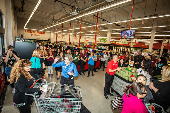 Grocery Outlet Placentia 190530-0165
