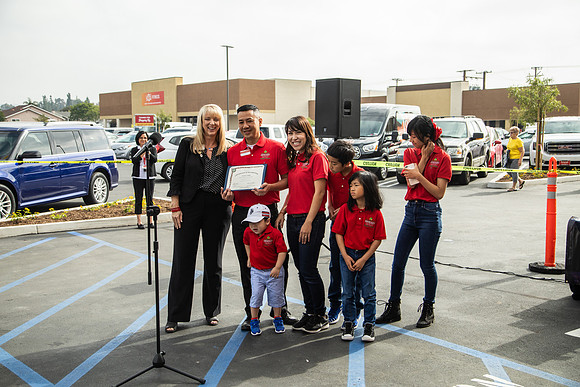 Grocery Outlet Placentia 190530-0122
