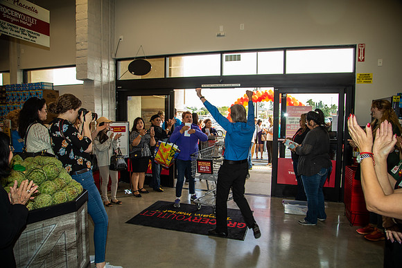Grocery Outlet Placentia 190530-0153
