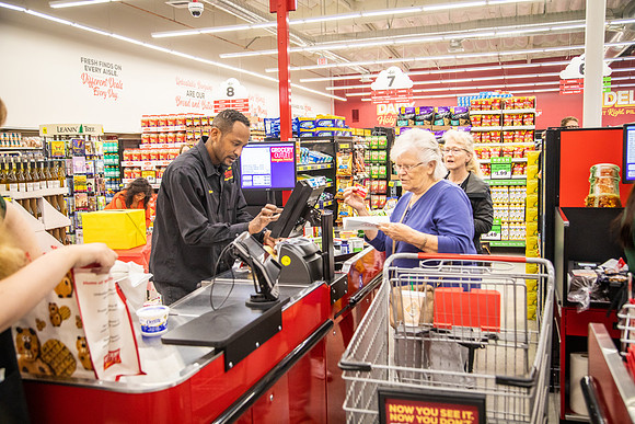 Grocery Outlet Placentia 190530-0208