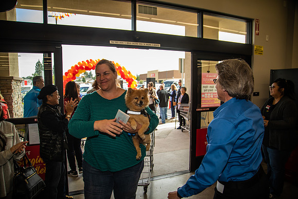 Grocery Outlet Placentia 190530-0156