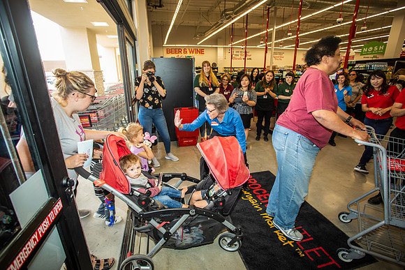 Grocery Outlet Placentia 190530-0162