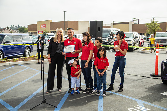 Grocery Outlet Placentia 190530-0121