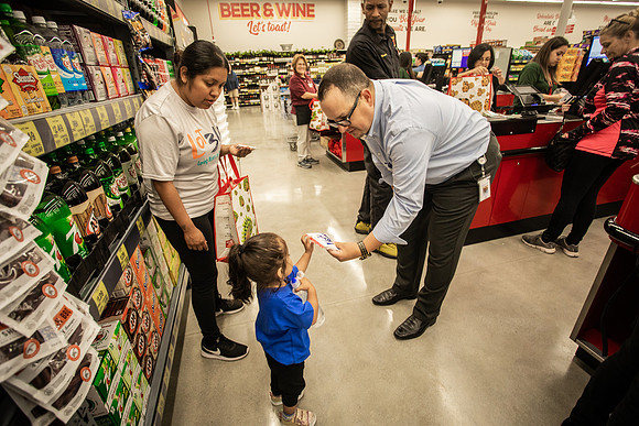 Grocery Outlet Placentia 190530-0183