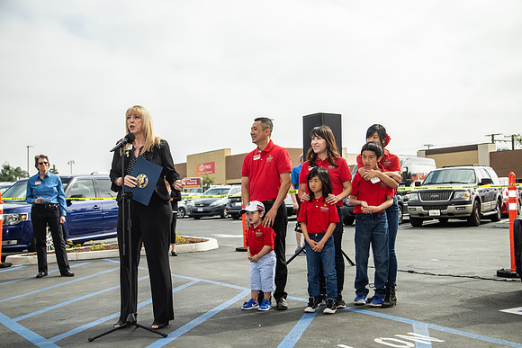 Grocery Outlet Placentia 190530-0119