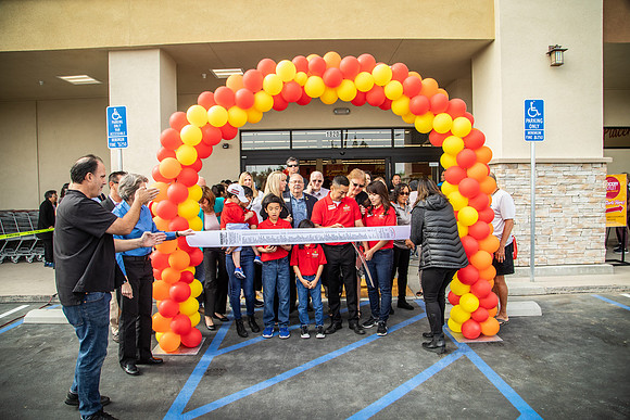 Grocery Outlet Placentia 190530-0141