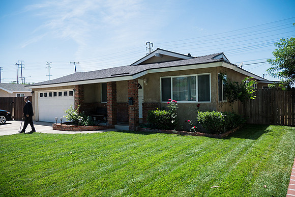 P1257490