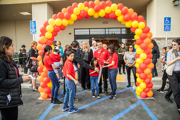 Grocery Outlet Placentia 190530-0140