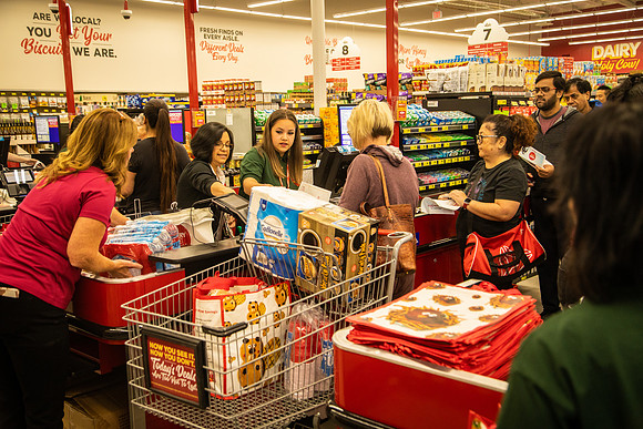Grocery Outlet Placentia 190530-0197