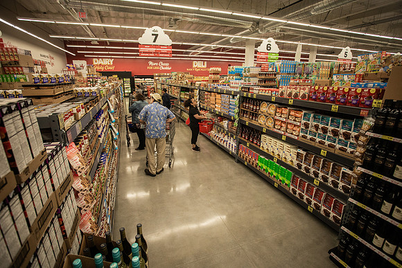Grocery Outlet Placentia 190530-0189