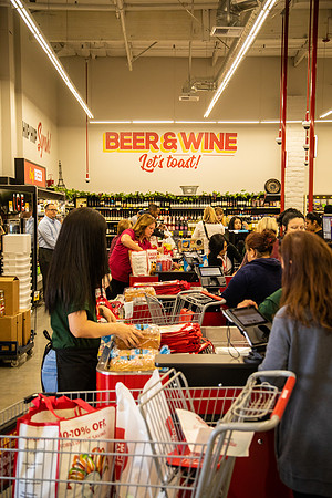 Grocery Outlet Placentia 190530-0196