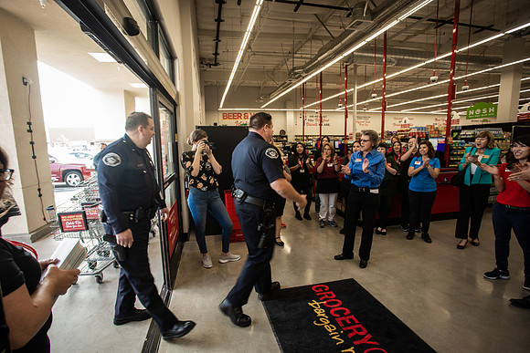 Grocery Outlet Placentia 190530-0166