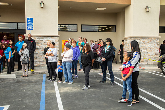 Grocery Outlet Placentia 190530-0105